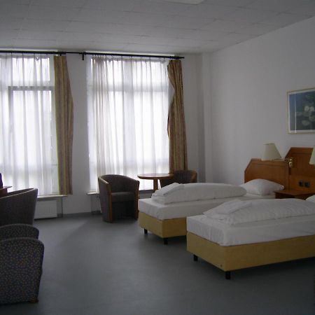 Willy Hotel Frankfurt Frankfurt pe Main Exterior foto