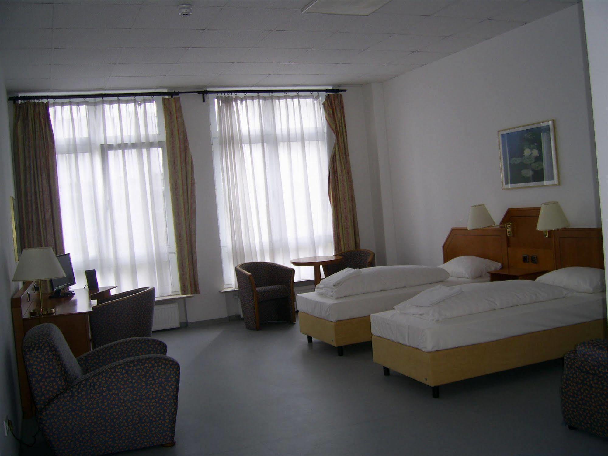 Willy Hotel Frankfurt Frankfurt pe Main Exterior foto
